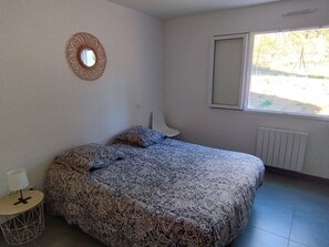3 Schlafzimmer, Reisekinderbett, WLAN, Bettwäsche
