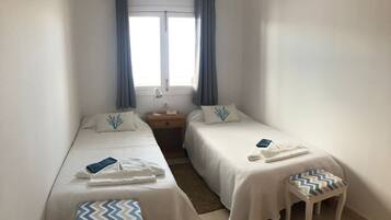 2 chambres, fer et planche Ă repasser, Wi-Fi gratuit, draps fournis