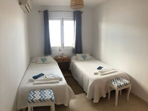 2 bedrooms, iron/ironing board, free WiFi, bed sheets