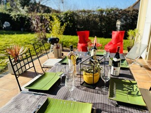 Outdoor dining - House in Le Mans, 6 rooms, sleeps 8 (Le Mans)