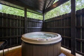 Bain à remous extérieur