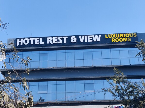 Exterior - Hotel Restandview (Anand)