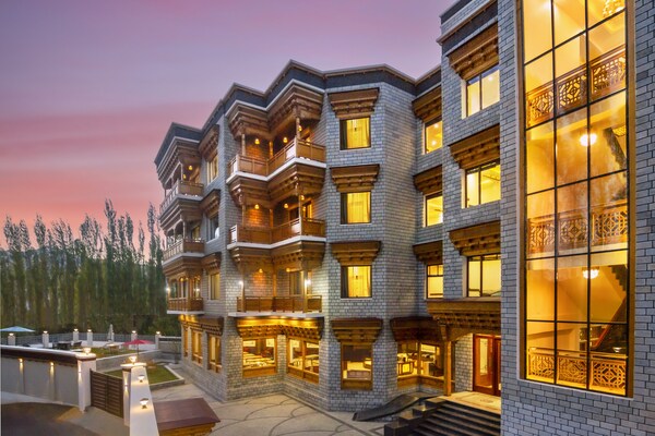 Hotel Gyalpo Residency - A Mountain View Luxury Hotel In Leh - Leh