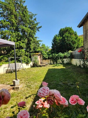 Terrace/patio - House 10 people (Villemoirieu)