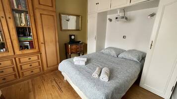 3 bedrooms, iron/ironing board, travel crib, free WiFi