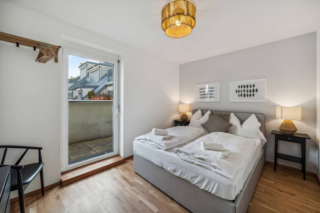 1 bedroom, desk, WiFi, bed sheets