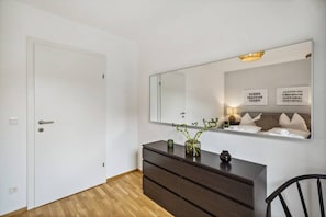 1 室のベッドルーム、デスク、WiFi、ベッドシーツ