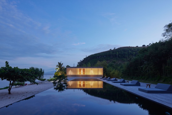 Outdoor pool, pool loungers