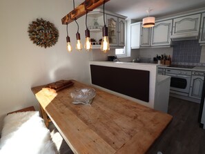 Fridge, microwave, oven, stovetop - Spacious Apartment 6 pers · Ski-in/Ski-out · South Balcony · Wifi (Tignes)