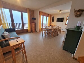 TV - Duplex for 12 people with parking, close to slopes - La Joue du Loup (La Joue du Loup)