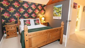 Casa de campo clássica | Ferros/tábuas de passar roupa, berço de viagem, Wi-Fi de cortesia