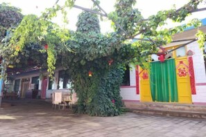 Garden - Yellow River Stone Forest Red Apple Ecological Garden Restaurant (Jingtai)