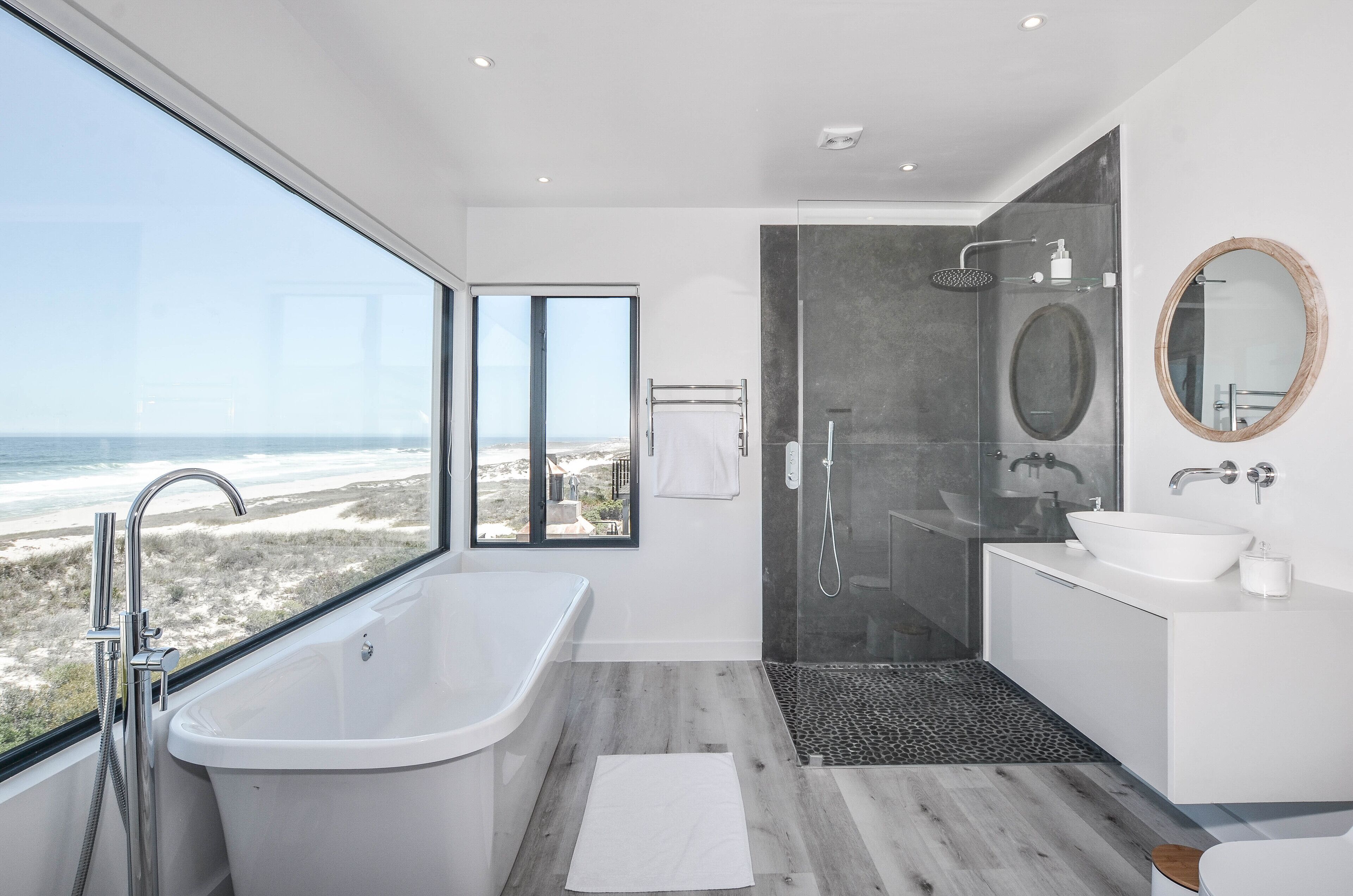 Luxury House | Bathroom