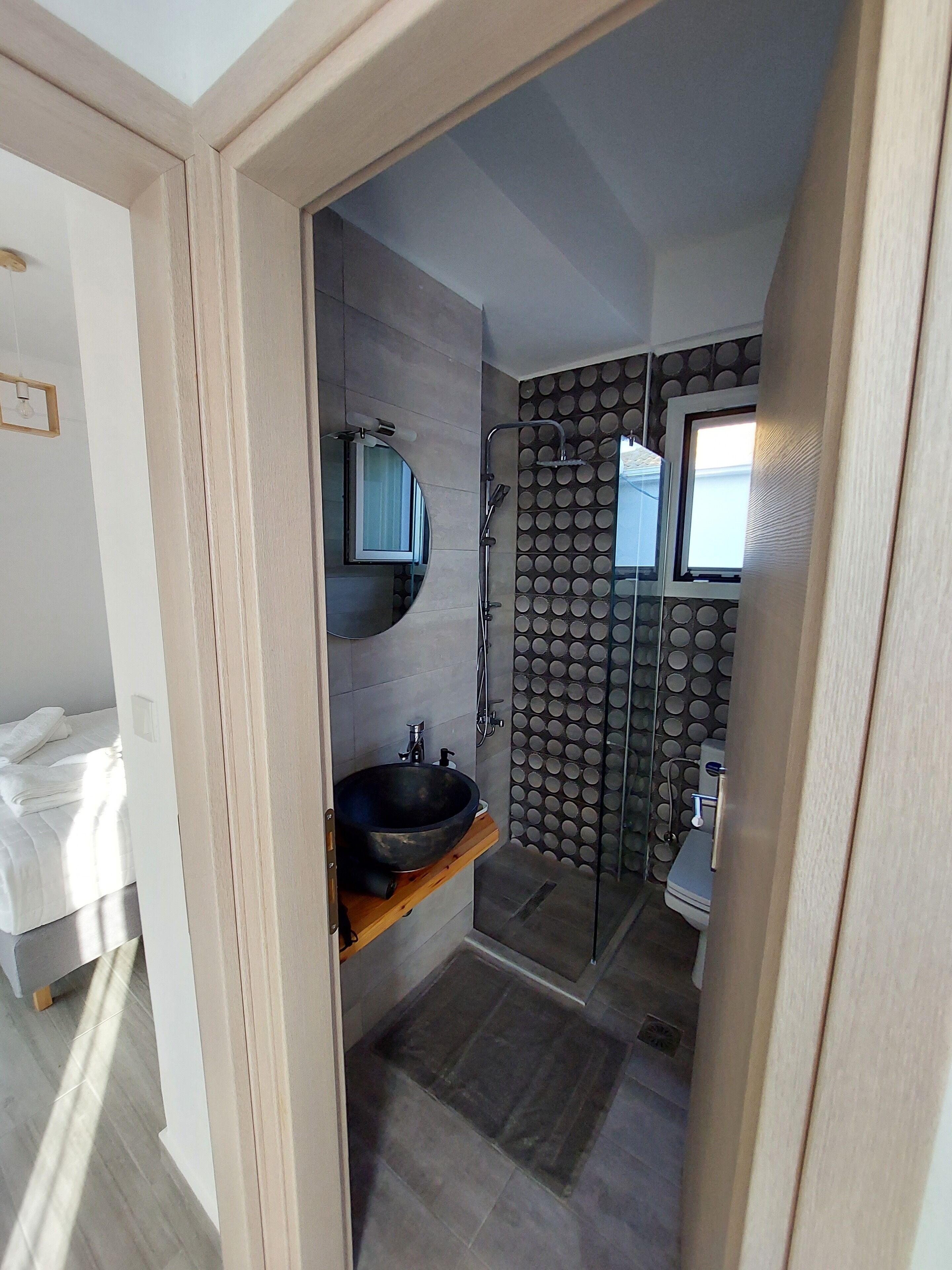 Family Duplex | Bathroom | Free toiletries, hair dryer, towels, toilet paper