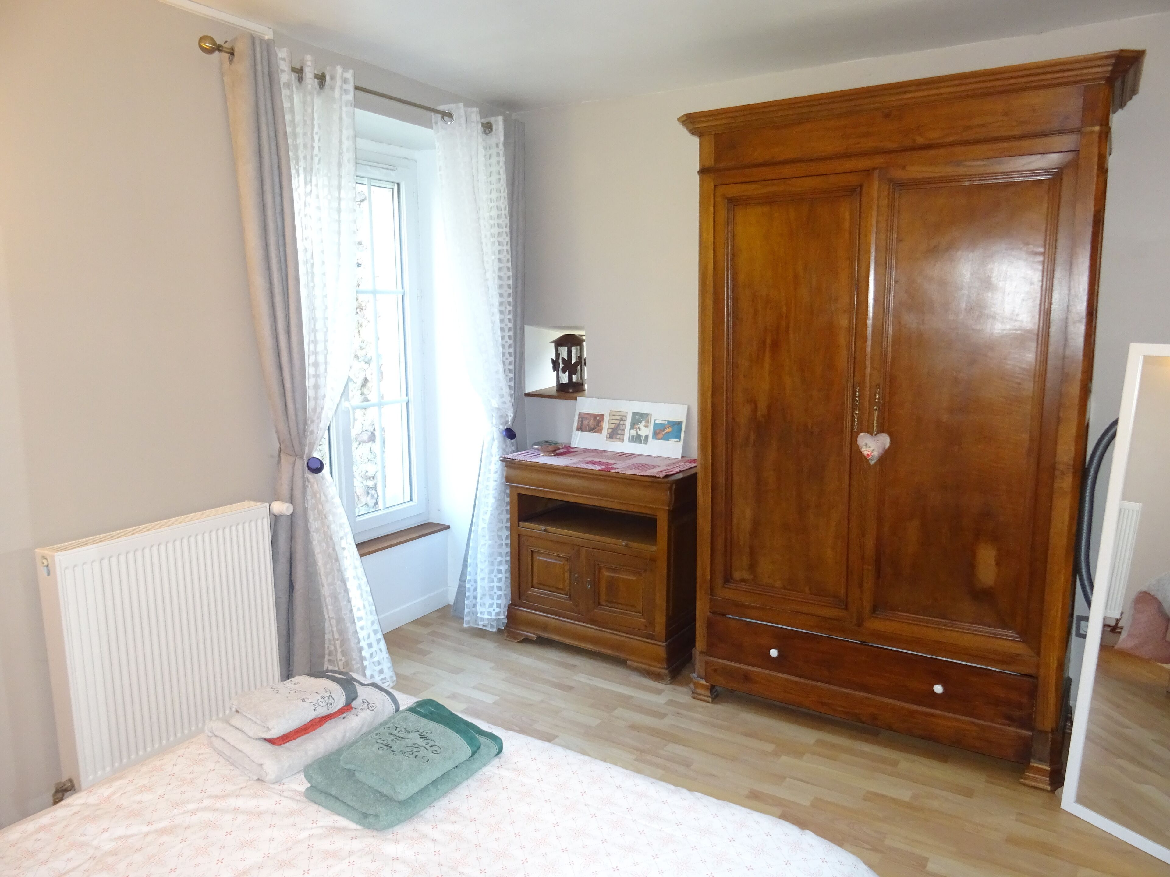 1 bedroom, iron/ironing board, travel crib, WiFi
