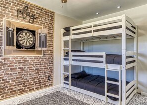 4 camere, ferro/asse da stiro, Wi-Fi gratuito, lenzuola