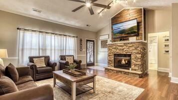 Smart TV, fireplace
