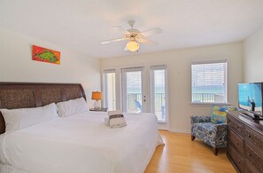 3 bedrooms, iron/ironing board, internet, bed sheets