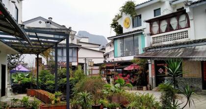 Peach Blossom Bay Resort (Guilin Ludiyan Scenic Area)
