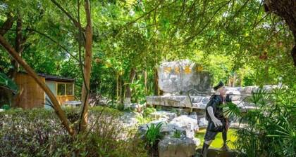 Peach Blossom Bay Resort (Guilin Ludiyan Scenic Area)