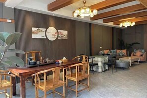 Lobby lounge - Peach Blossom Bay Resort (Guilin Ludiyan Scenic Area) (Guilin)