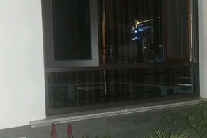 Exterior detail - Fengle Yiyuan Inn (Xiangshan)