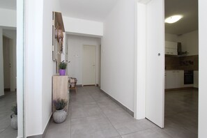 Lägenhet (CASA MIRANDA One-Bedroom Apartment) | Vardagsrum | 60-centimeters platt-tv med satellitkanaler