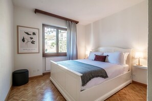 3 chambres, fer et planche à repasser, acc ès au Wi-Fi (inclus)