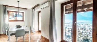 Large lake view apartment near Locarno (Lilia Apt)