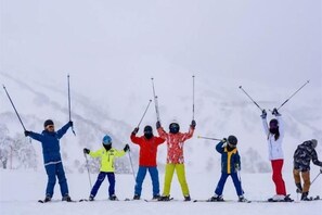 صورة غير مصنفة، 3 من 47، زرّ