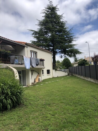Appartement donnant sur jardin avec terrasse