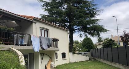 Appartement donnant sur jardin avec terrasse