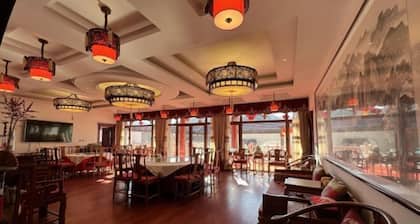 Liuli Shanshui Folk Restaurant