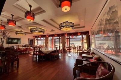 Liuli Shanshui Folk Restaurant