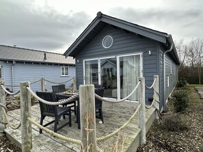 Outdoor dining - 2 Detached Beach Houses - Book as a pair sleeps 8! (Filey)