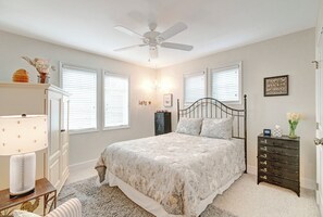 2 bedrooms, iron/ironing board, free WiFi, bed sheets - Echota Wintergreens 1611-Mtn Condo, Gated Resort, Indoor/Outdoor Pools & Hot Tub (Boone)