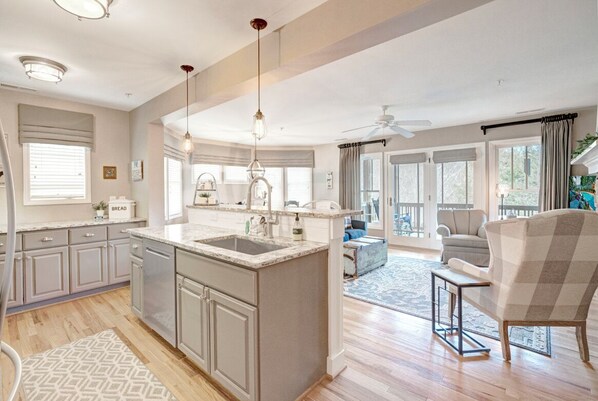 Interior - Echota Wintergreens 1611-Mtn Condo, Gated Resort, Indoor/Outdoor Pools & Hot Tub (Boone)