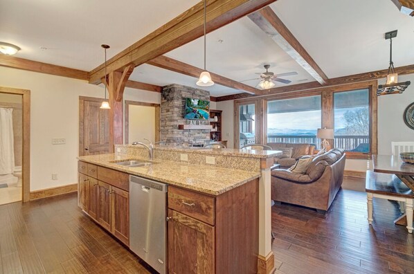 المنشأة من الداخل