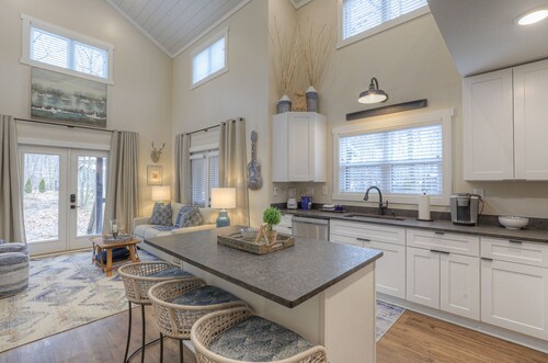 Blue Ridge Retreat at The Retreat at Deer Lick Falls