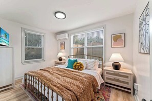 1 bedroom, free WiFi, bed sheets