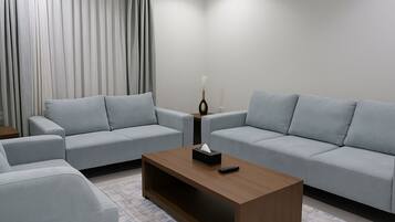 Departamento familiar | Cocineta privada | Frigobar, microondas y toallas de papel
