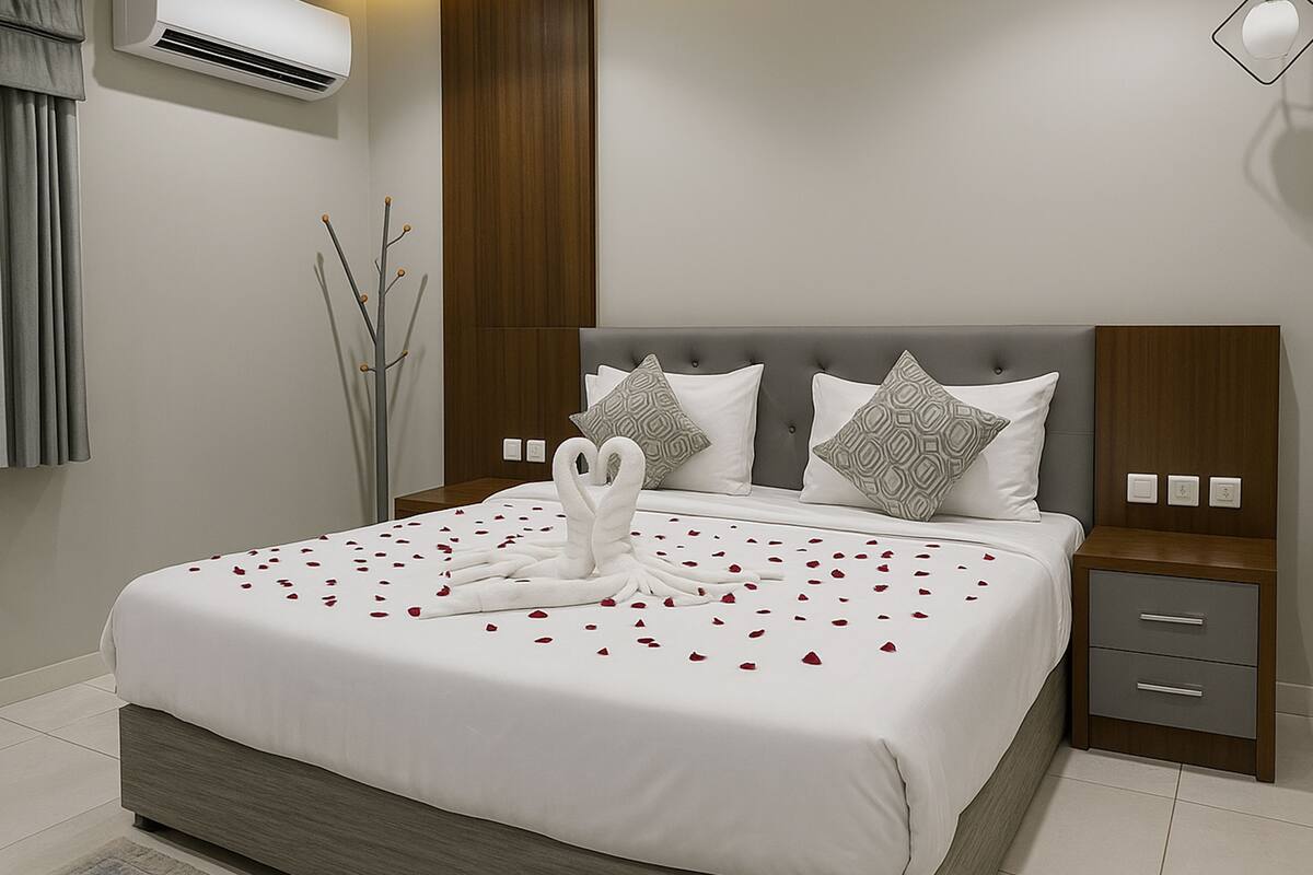 4 bedrooms, Egyptian cotton sheets, premium bedding, pillow-top beds