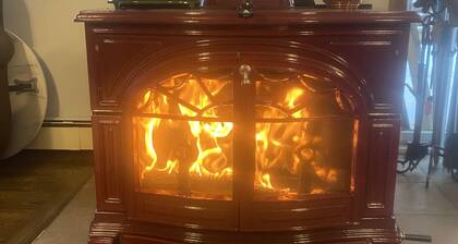 Catskills farmhouse in the wilderness but 5 minutes from town