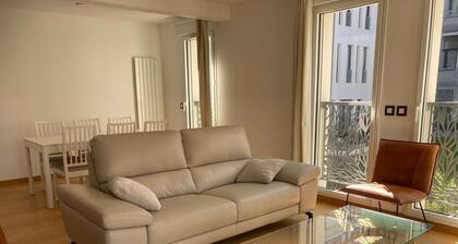 TrÚs bel appartement, double parking, dans résidence de standing en centre ville