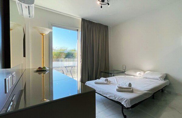 42-inch Smart TV with satellite channels, TV