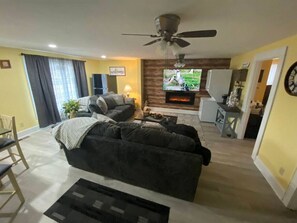 Televisión y chimenea