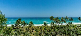 Wish House - Private Remodeled Beach House on Double Bay Beach