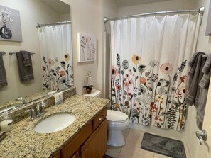 Shower, towels - Location! Walk to Lake Sumter Landing! 3/2 Villa w/ Gas Golf Cart, BBQ & WiFi (The Villages)