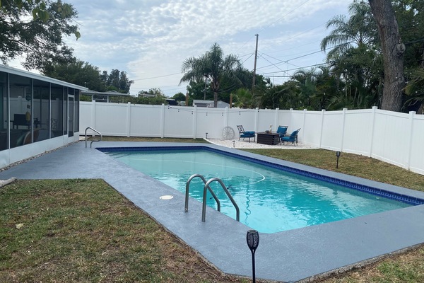 Private Fenced in pool
