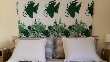 2 habitaciones, tabla de planchar con plancha, cuna de viaje y wifi